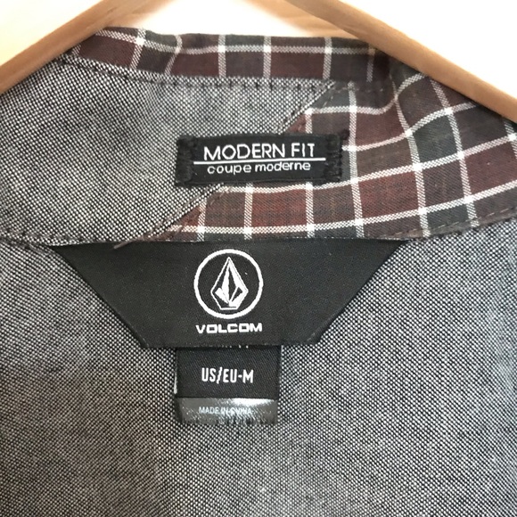 Volcom button up - Picture 3 of 3